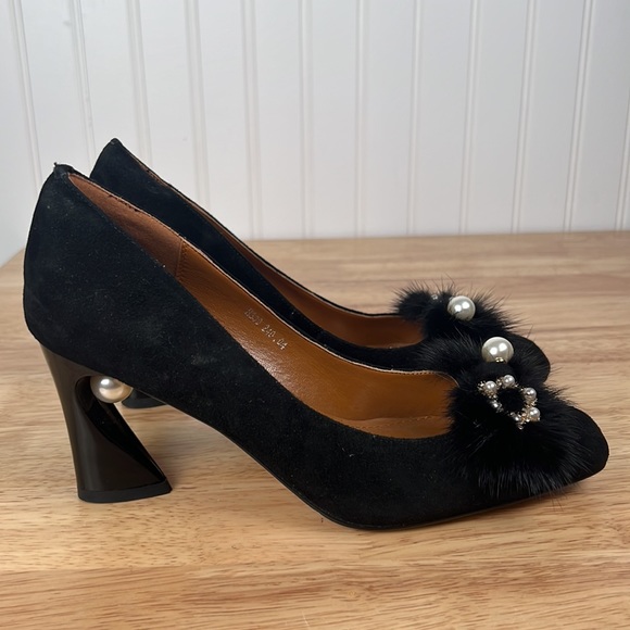 NWOT black heels - Picture 3 of 16